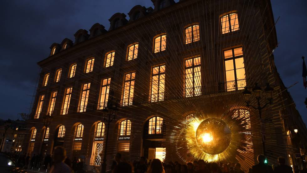 Louis Vuitton inauguró el lunes en la place Vendôme.