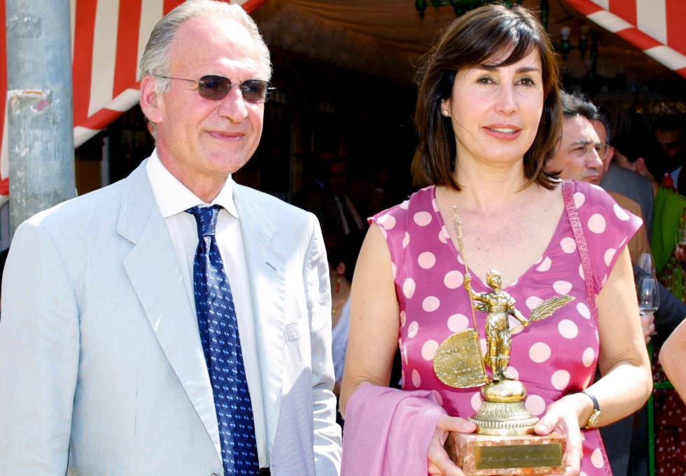 Carmen Martínez Bordiú y su novio Roberto Federicci en la Feria de Abril de Sevilla en 2002.