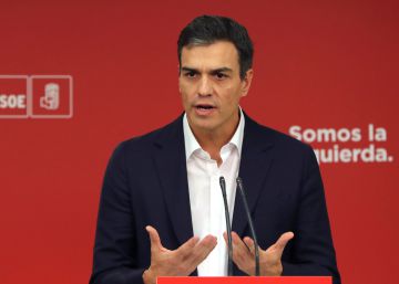 MADRID, 11102017.- El secretario general del PSOE, Pedro Sánchez, ha instado hoy al presidente de la Generalitat, Carles Puigdemont, que aclare "negro sobre blanco" si ayer realizó una declaración de independencia en el Parlament, con lo que "acompaña" al presidente del Gobierno, Mariano Rajoy, en su requerimiento. Así se ha pronunciado Sánchez, tras presidir la reunión extraordinaria de la Ejecutiva Federal del PSOE, en la sede de Ferraz, después de la intervención ayer del presidente catalán, Carles Puigdemont, ante el Parlament, y la medida aprobada hoy por el Gobierno. EFEBALLESTEROS