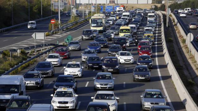 Atasco en la M-40 (Madrid) en el puente de Todos los Santos de 2016.