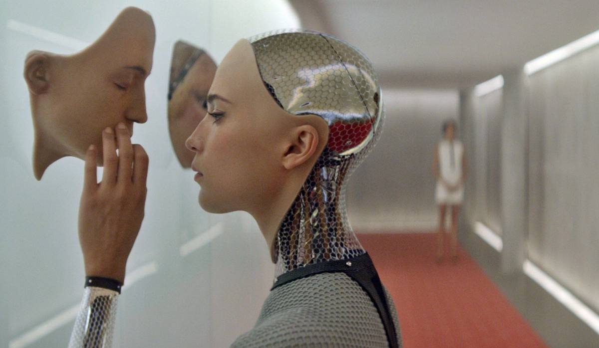 Fotograma de la película 'Ex Machina' (2015)