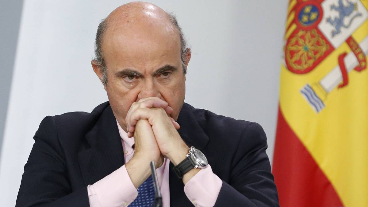 Luis de Guindos, tras la reunión del Consejo de Ministros.
