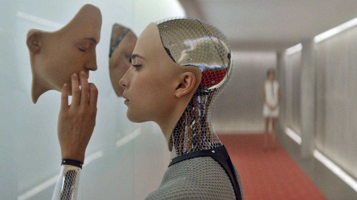 Fotograma de la pel&iacute;cula 'Ex Machina' (2015)