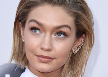 7 modelos muy en forma que hacen fatal la plancha abdominal