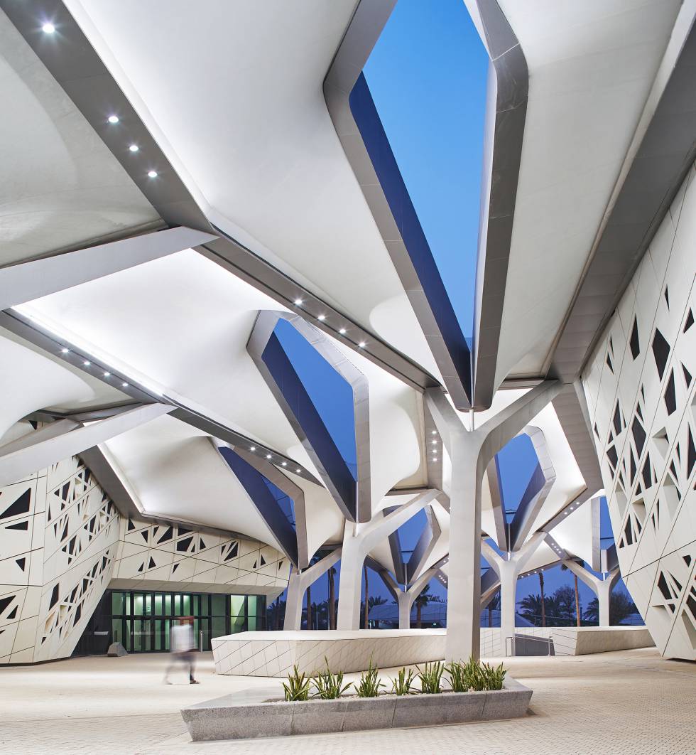 Centro Kapsarc diseñado por Zaha Hadid architects en Riad, Arabia Saudí