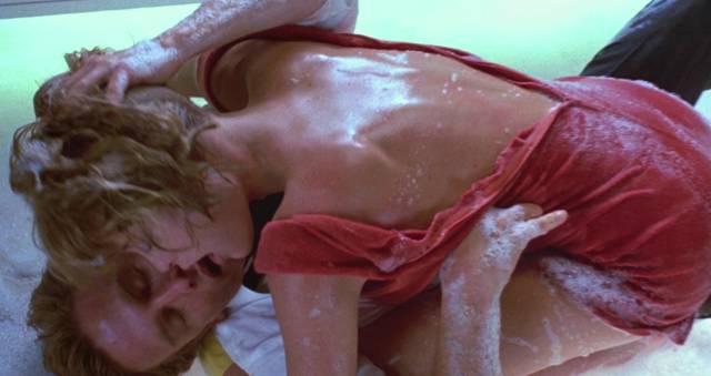 En la película 'Cherry 2000', los hombres practican sexo con robots realistas.