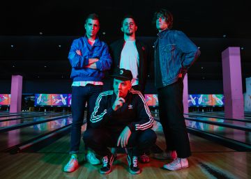 Las canciones que suenan en la furgo de Novedades Carminha