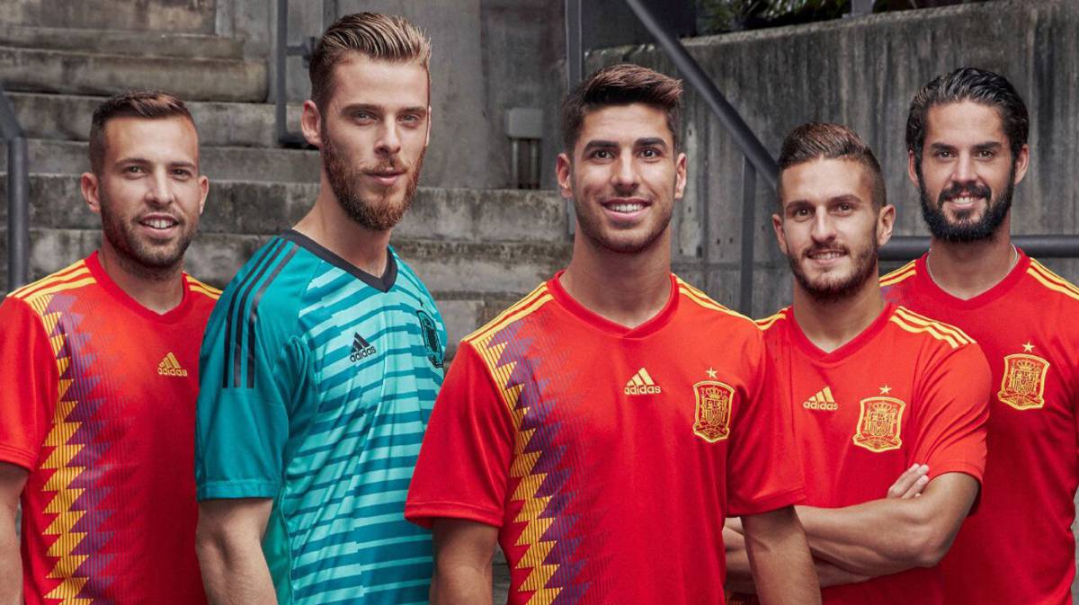Alba, De Gea, Asensio, Koke e Isco, con la camiseta.