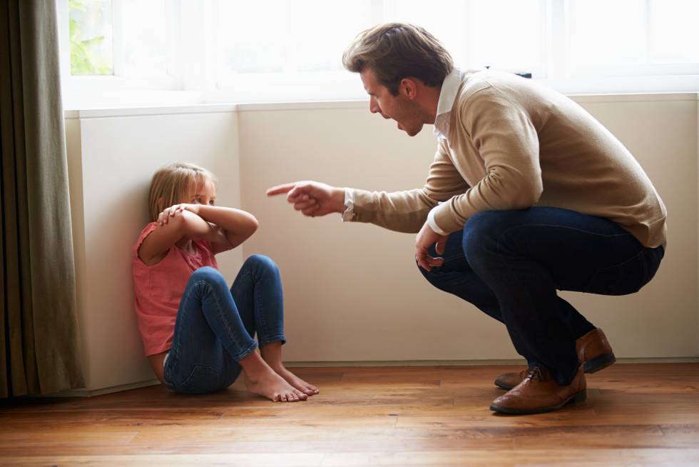 Gritar constantemente al niño es querer que aprenda por la fuerza” | Mamás y Papás | EL PAÍS