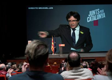 El expresident de la Generalitat, Carles Puigdemont, inerviene desde Bruselas en un acto de Junts per Catalunya.