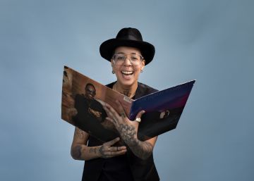 “Uno necesita crearse sus propias bibliotecas de música y literatura”