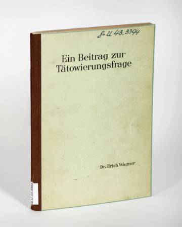 Ejemplar de la tesis 'Sobre el tema de los tatuajes', en la Universidad de Jena.