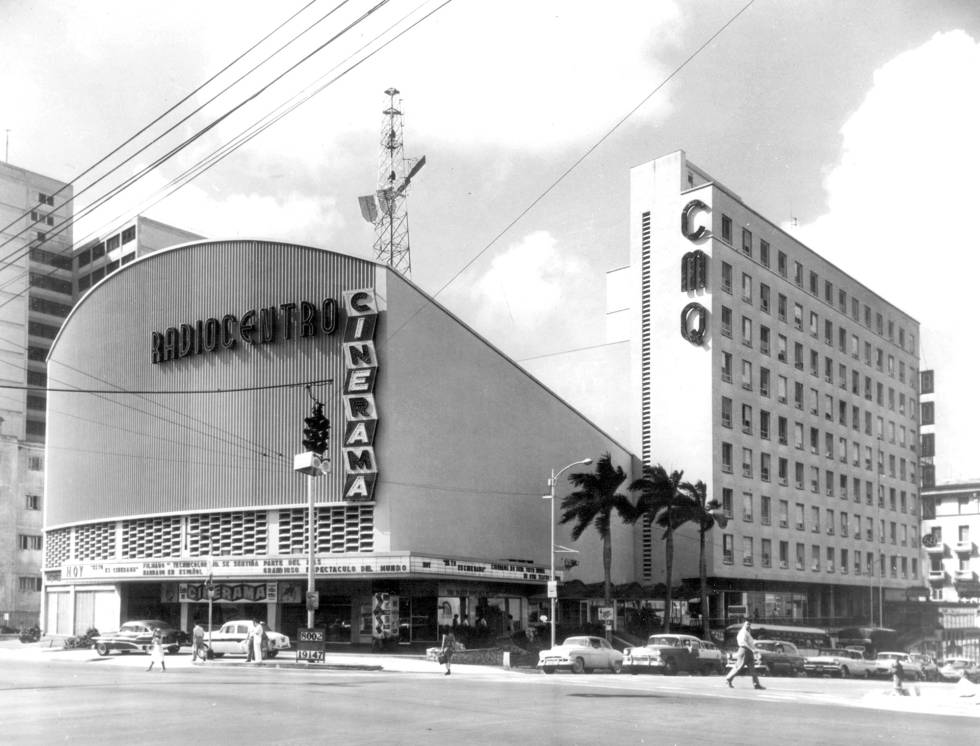 Edificio Radiocentro, de la compañía CMQ, en La Rampa habanera. Fue el primer complejo multifuncional de Cuba.