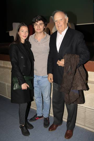 Esther Doña y Carlos Falcó, con el hijo de este Duarte.