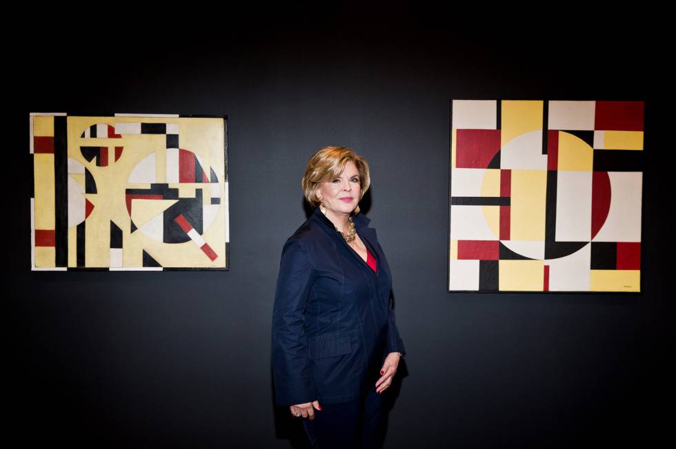 Ella Fontanals-Cisneros, cubana exilada na Venezuela, diante de uma tela de Loló Soldevilla, cuja obra está exposta até 4 de março na Fundação CIFO de Miami