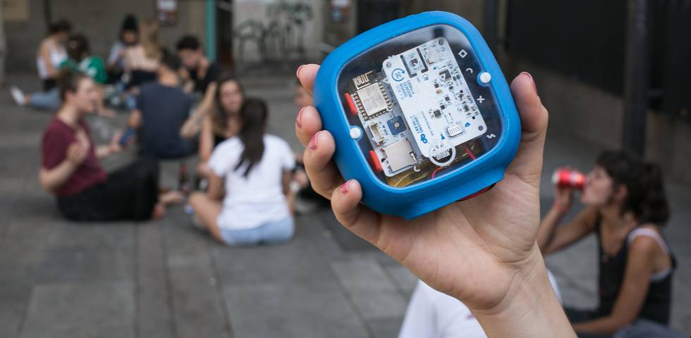 Sonómetro en la Plaza del Sol de Barcelona