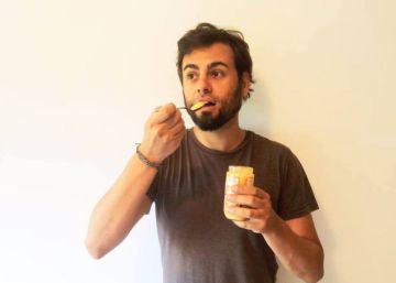 Todavía quedan adultos que se alimentan de potitos