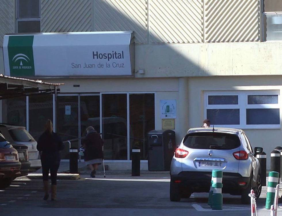 Fachada del hospital San Juan de La Cruz de Jaén, que puso en manos de la Fiscalía de Menores la supuesta violación de un niño de nueve años tras explorarle.