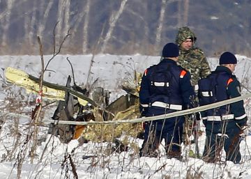 El accidente de un avión ruso cerca de Moscú, en imágenes
