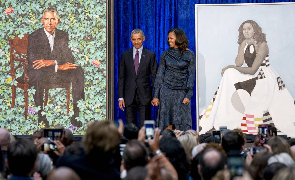 El expresidente Bararck Obama y su esposa Michelle en la presentación de sus retratos en el museo Smithsonian de Washington.