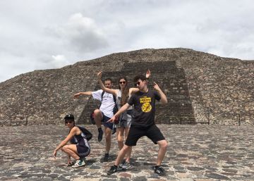 Los momentos más locos de Belako en su gira mundial por Japón, EEUU y Corea