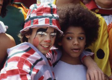 Así era la ciudad gallega gobernada por niños y un sacerdote comunista