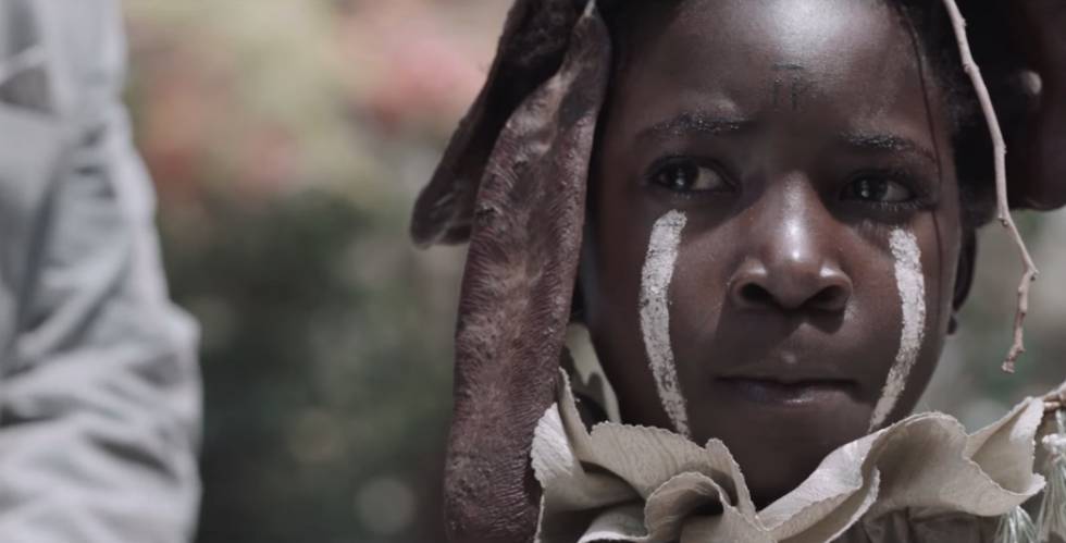 Fotograma de la película 'I am not a witch', de la realizadora zambiana Rungano Nyoni. 
