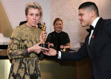 Detienen al hombre que intentó robar el Oscar de Frances McDormand