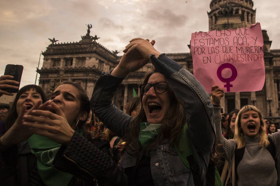 Manifestación a favor del aborto en Buenos Aires, Argentina.