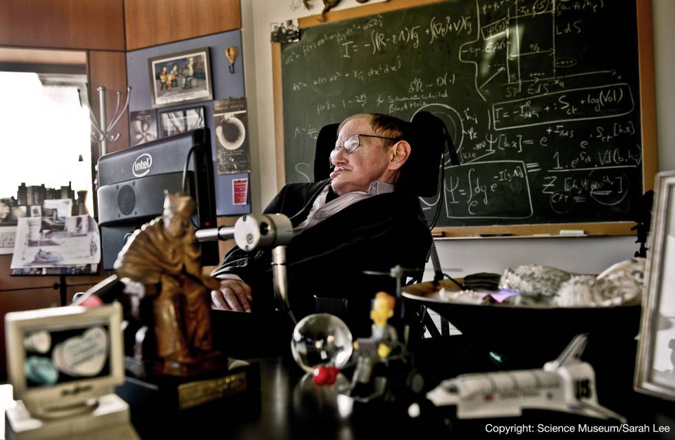 Stephen Hawking en su despacho de la Universidad de Cambridge en 2011.