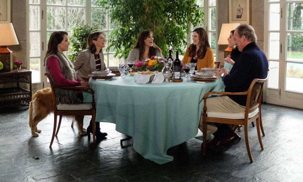 Tamara, en el momento del almuerzo con sus invitados.