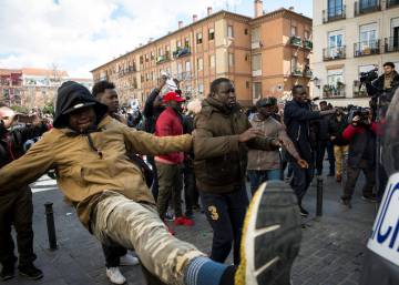 Death of African street vendor sparks clashes with police in Madrid