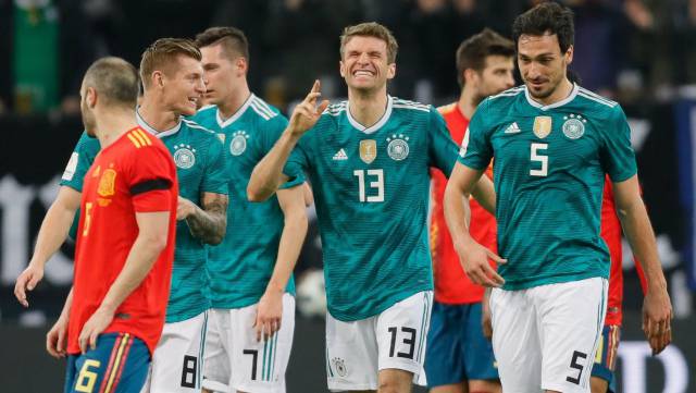 Mueller celebra el gol del empate de Alemania.