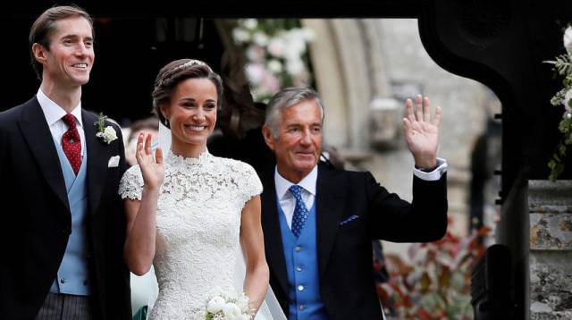 Pippa Midleton tras su boda. A la derecha su suegro.