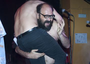 Ignatius Farray: el ministro de Moderdonia también es una estrella del rock