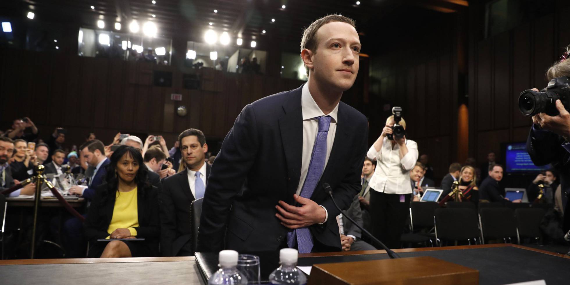 Fotos: Zuckerberg declara en el Senado por el escándalo de la fuga ...