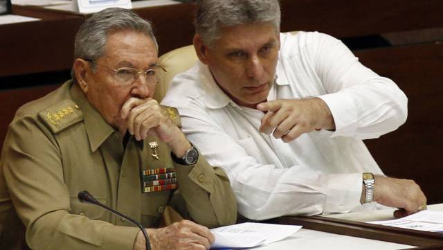 Raúl Castro y Miguel Diaz-Canel, en 2013.