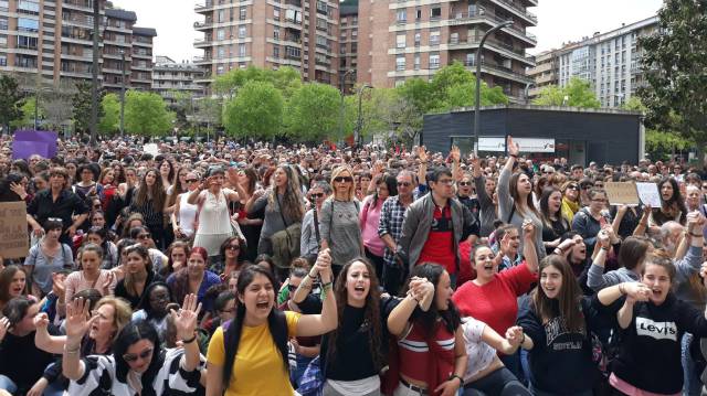 Protesta frente al Palacio de Justicia de Pamplona.