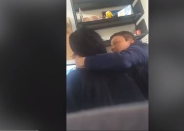 Una estudiante universitaria consigue grabar a su profesor mientras la acosa sexualmente