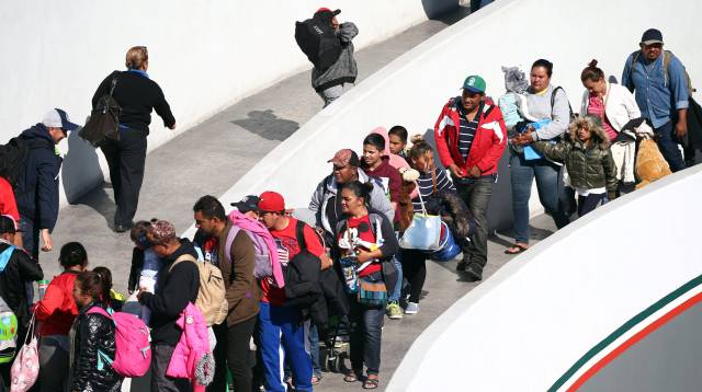 Miembros de la caravana migrante, el viernes.