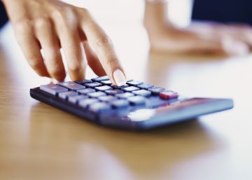 La empresa pagará los gastos bancarios que genere el retraso de la nómina