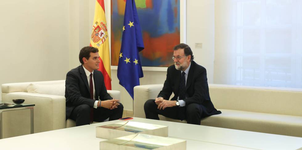 Mariano Rajoy y Albert Rivera reunidos en el palacion de la Moncloa.