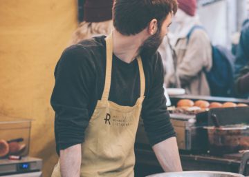 Las dos caras de las monedas locales
