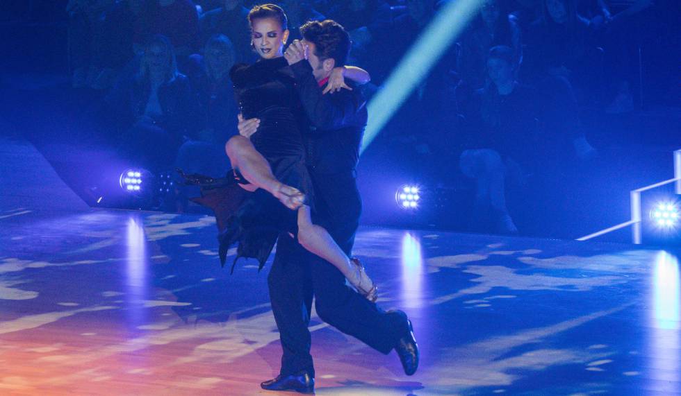 David Bustamante y la bailarina Yana Olina durante la primera gala de 'Bailando con las estrellas'.