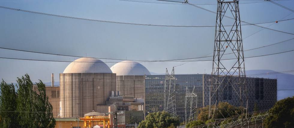Vista exterior de la central nuclear de Almaraz