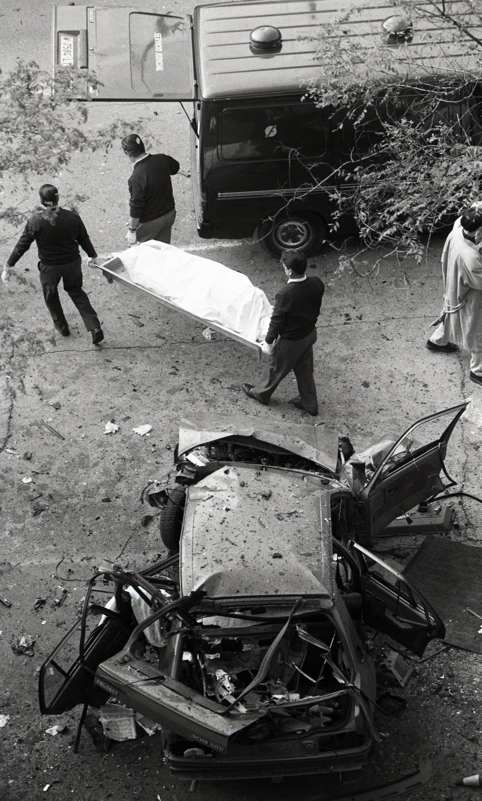 El asesinato de Francisco Carballar, en Madrid, el 17 de octubre de 1991, con una bomba colocada en su coche. El mismo día ETA atentó contra Irene Villa y su madre. Ambos casos están sin resolver.