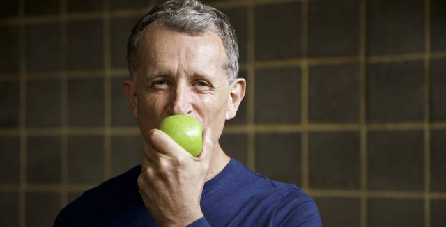 Eating fruit can reduce the risk of prostate cancer.