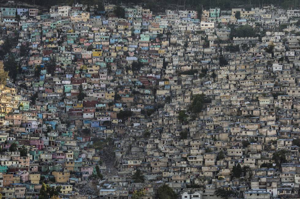 Resultado de imagen de El mundo escondido de Jalouise, el arrabal que acogiÃ³ a las vÃ­ctimas del terremoto de HaitÃ­