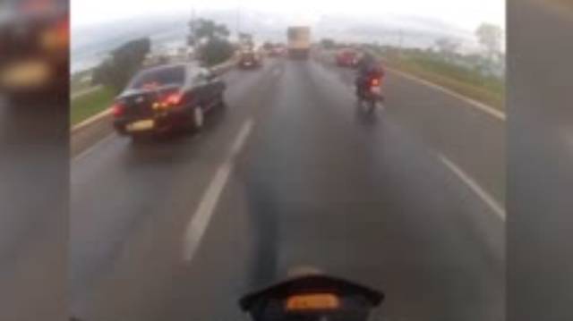 El accidente en moto más desafortunado (e impactante)