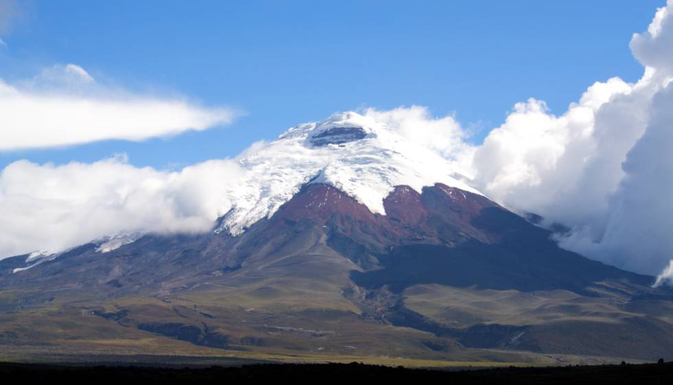 El volcán Cotopaxi, antes de la erupción de 2015.